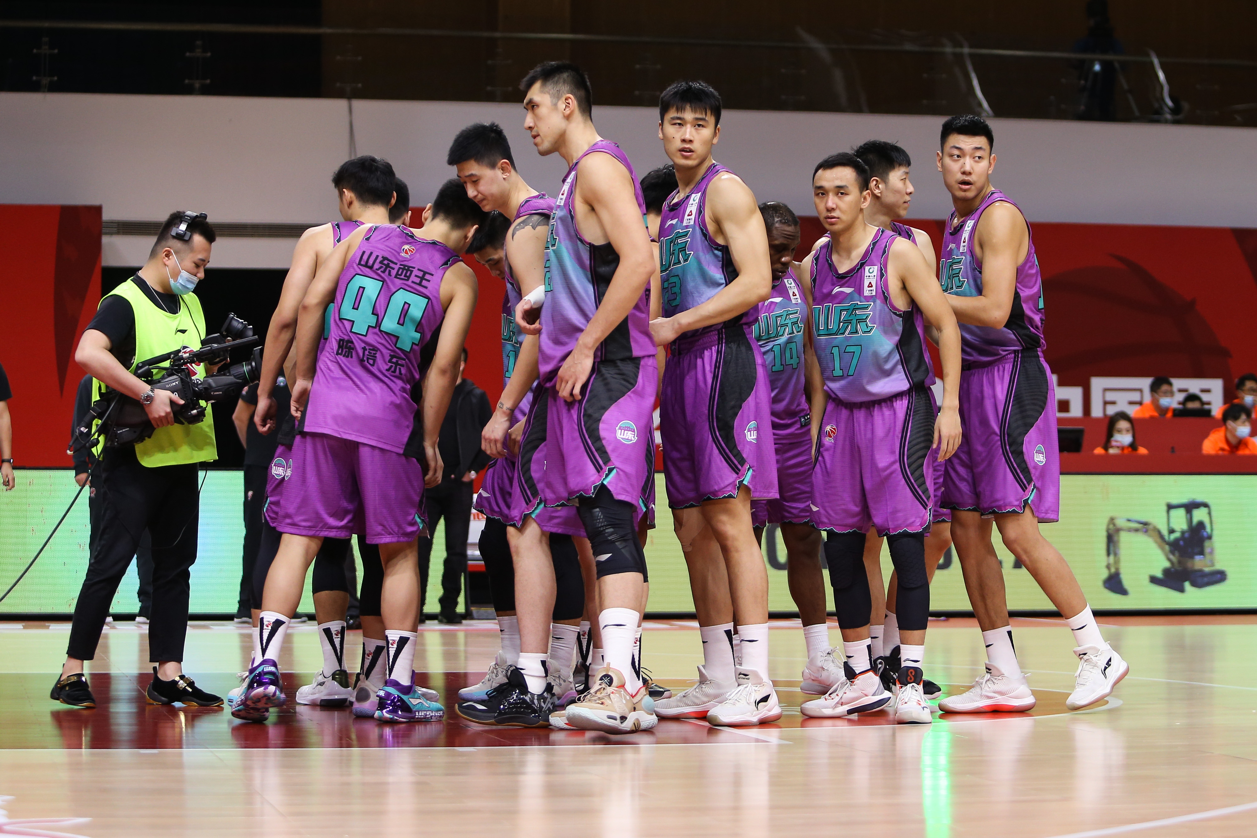 爱游戏-山东男篮内部会议纪要流出——赛前止住颓势，德甲使命明确，资深球员宣示担当的简单介绍