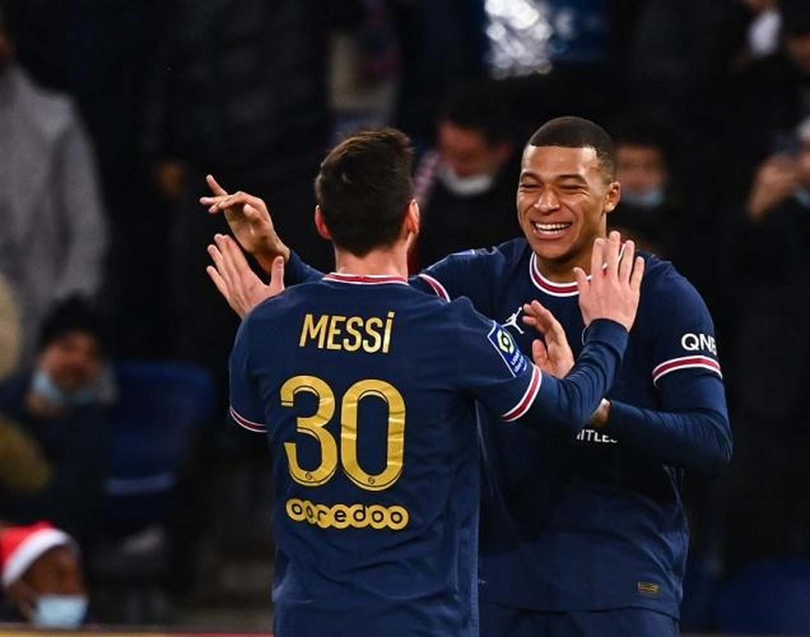 爱游戏官网-法甲赛程吃紧；巴黎圣日耳曼冲刺阶段内部沟通；质疑声仍在；球探报告显示潜力的简单介绍