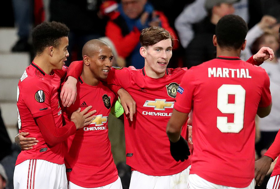 爱游戏体育-武汉三镇训练开放日，冲刺阶段豪取连胜引欢呼，欧联在即，赛程密集仍需轮换的简单介绍