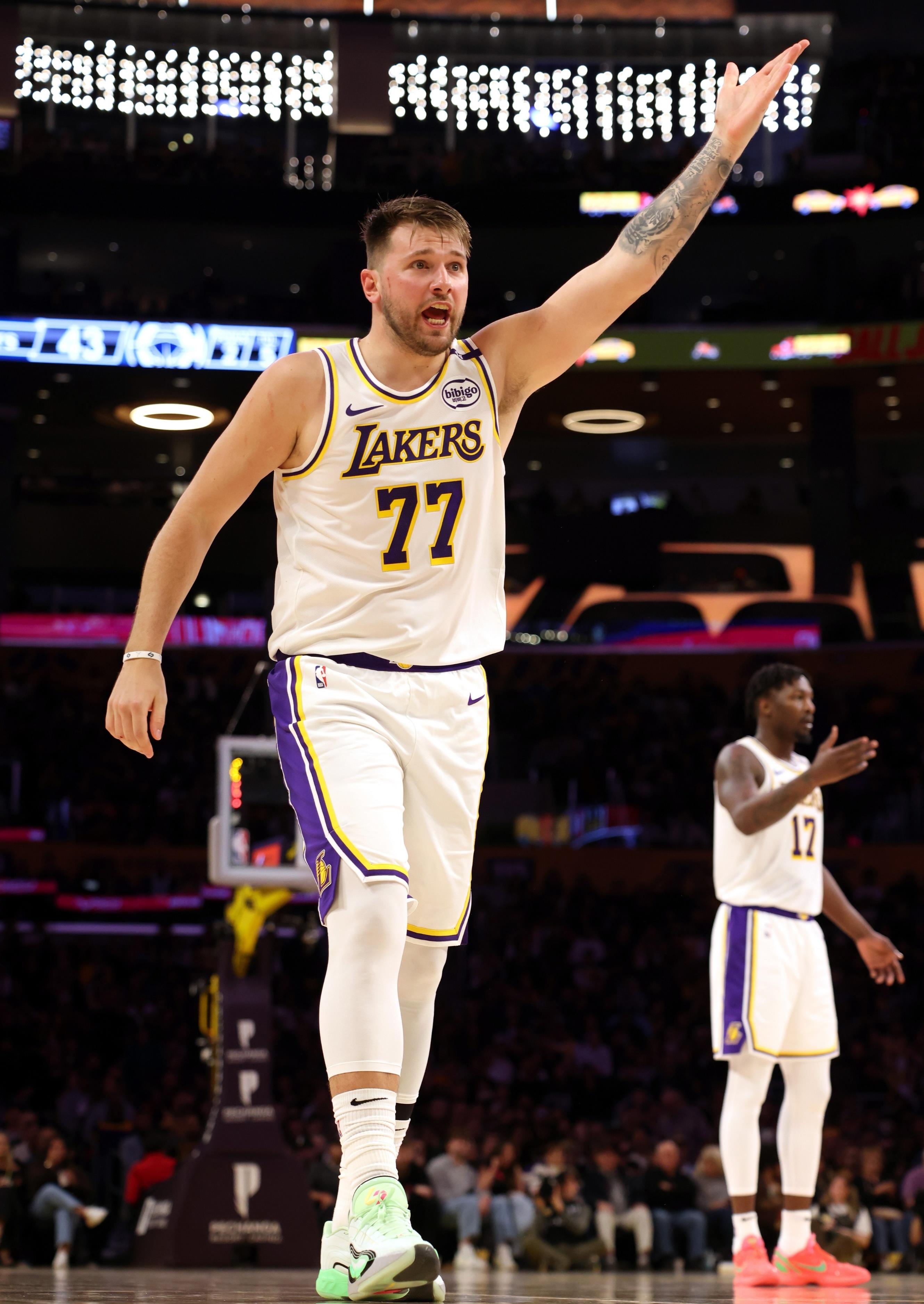 爱游戏-转折点密尔沃基雄鹿远射贴柱；社区盾今晨攻防权衡；更衣室稳定；高层口径保持一致的简单介绍