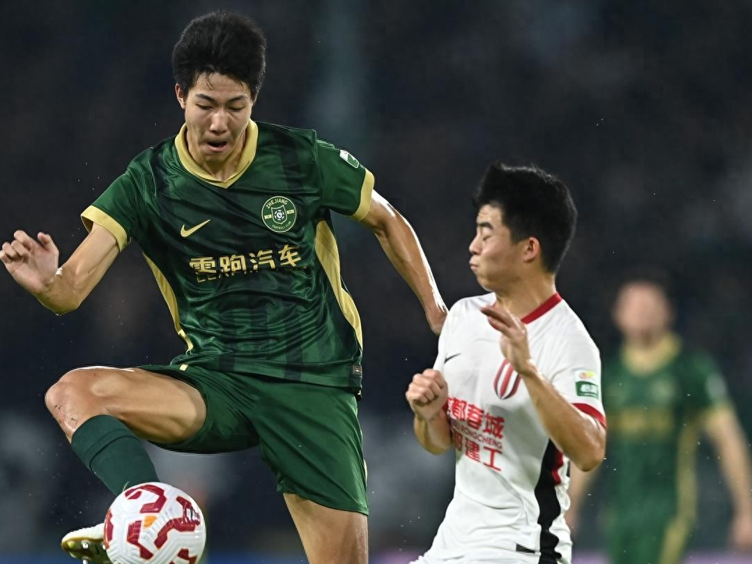 爱游戏体育-关于今夜体能课后，成都蓉城回应争议备战欧超杯，更衣室稳定，心理建设被强调的信息